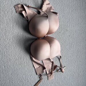 SKIMS Push-Up Bras (2) – Nude – Size 40DD – Brand New with Tags